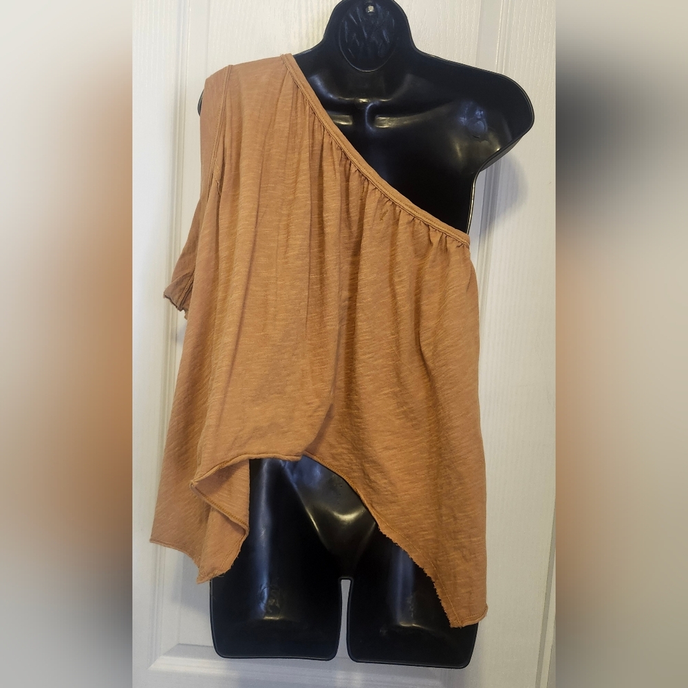 We The Free One-Shoulder Brown Blouse Size Small EUC - Picture 3 of 5
